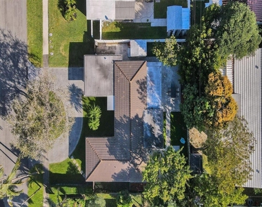 708 Ne 24th Avenue - Photo Thumbnail 35