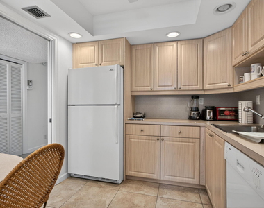 3150 Ne 48th Court - Photo Thumbnail 8