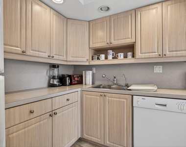 3150 Ne 48th Court - Photo Thumbnail 6