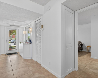 3150 Ne 48th Court - Photo Thumbnail 3