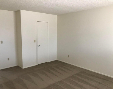 13243 N 47th Place - Photo Thumbnail 17