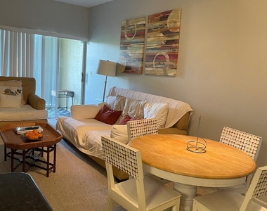 2060 Greenview Shores Boulevard - Photo Thumbnail 5
