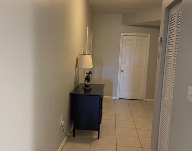 2060 Greenview Shores Boulevard - Photo Thumbnail 18