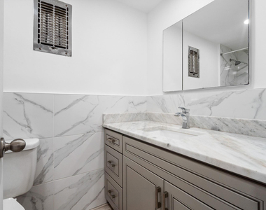 1110 N Riverside Drive - Photo Thumbnail 17