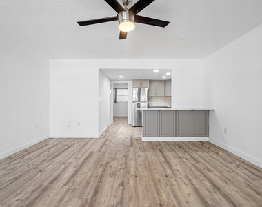 1110 N Riverside Drive - Photo Thumbnail 27