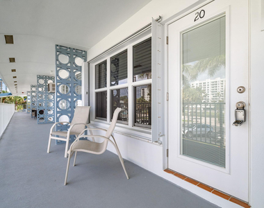 1110 N Riverside Drive - Photo Thumbnail 29