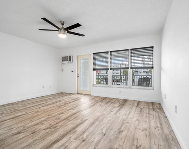 1110 N Riverside Drive - Photo Thumbnail 25