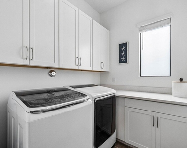 8795 Grand Prix Lane - Photo Thumbnail 18