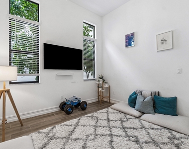 8795 Grand Prix Lane - Photo Thumbnail 48