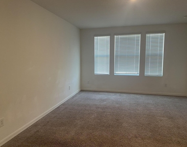 1488 Discovery Street - Photo Thumbnail 27