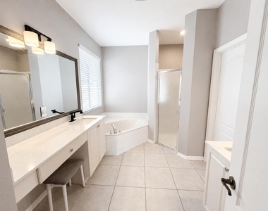 9980 Sw Stonegate Drive - Photo Thumbnail 7