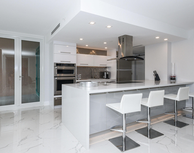 120 Se 5th Avenue - Photo Thumbnail 1