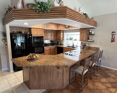 10637 E Arrowvale Drive - Photo Thumbnail 4