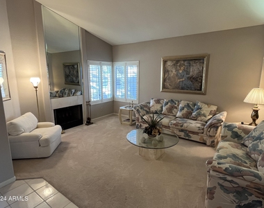 10637 E Arrowvale Drive - Photo Thumbnail 5