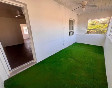 2515 Avenue E - Photo Thumbnail 1