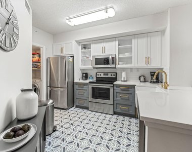 11790 Saint Andrews Place - Photo Thumbnail 4