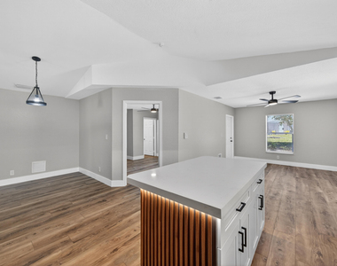 351 Nw 8th Avenue - Photo Thumbnail 6