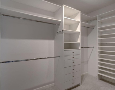218 Tresana Boulevard - Photo Thumbnail 20