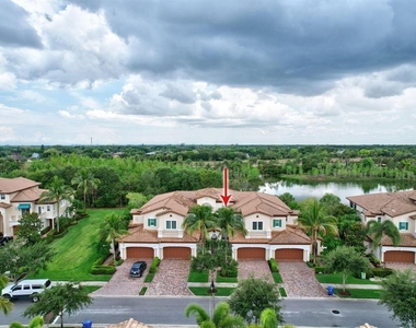 218 Tresana Boulevard - Photo Thumbnail 33