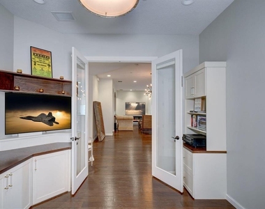218 Tresana Boulevard - Photo Thumbnail 23