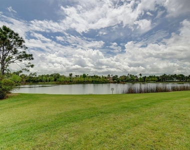 218 Tresana Boulevard - Photo Thumbnail 31