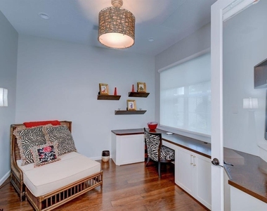 218 Tresana Boulevard - Photo Thumbnail 17