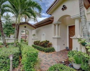 218 Tresana Boulevard - Photo Thumbnail 1
