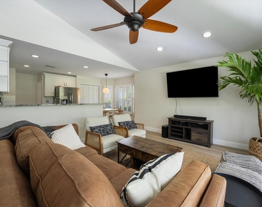 4033 Bluff Harbor Way - Photo Thumbnail 6