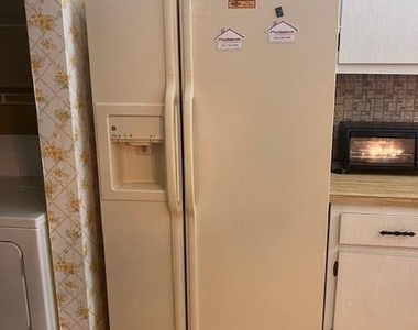 102 Lake Pine Circle - Photo Thumbnail 3