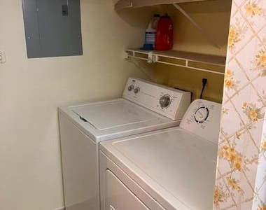 102 Lake Pine Circle - Photo Thumbnail 4