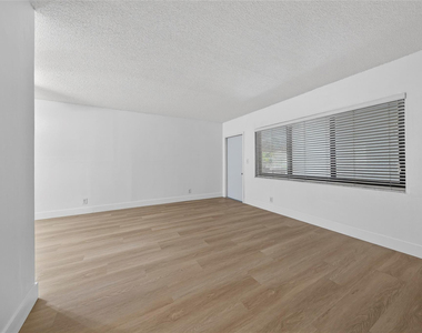 2201 Ne 36th Street - Photo Thumbnail 7