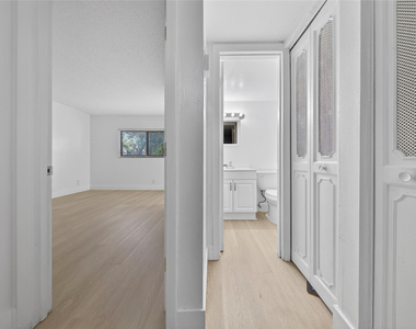 2201 Ne 36th Street - Photo Thumbnail 11