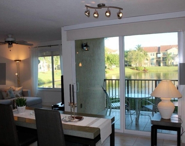 808 Villa Circle - Photo Thumbnail 5