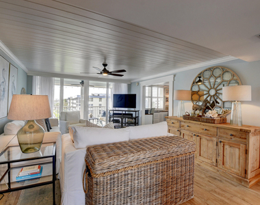 1 Harbourside Drive - Photo Thumbnail 8