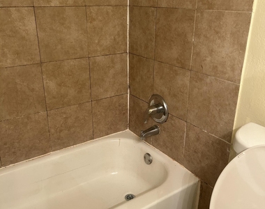 4304 Nw 9th - Photo Thumbnail 11