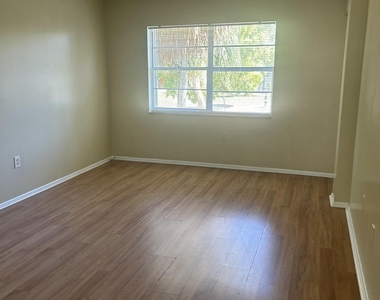 4304 Nw 9th - Photo Thumbnail 15