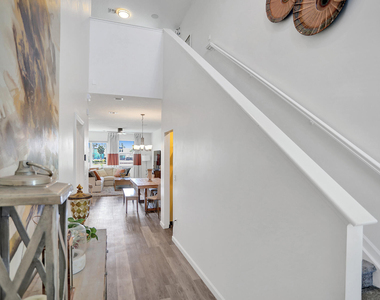 1905 Vernon Street - Photo Thumbnail 1