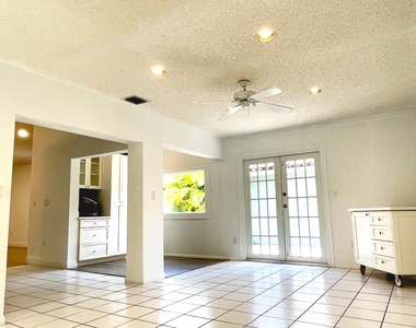 5851 Bristol Lane - Photo Thumbnail 14