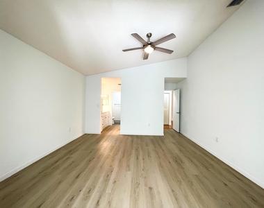 5851 Bristol Lane - Photo Thumbnail 9