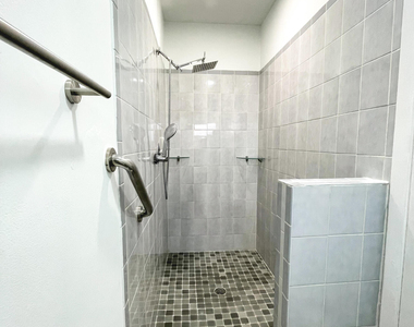 5851 Bristol Lane - Photo Thumbnail 7