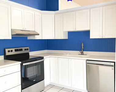 5851 Bristol Lane - Photo Thumbnail 11