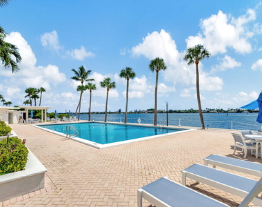 2600 N Flagler Drive - Photo Thumbnail 2