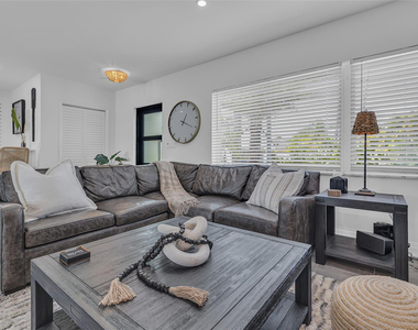 3108 Ne 42nd Court - Photo Thumbnail 20