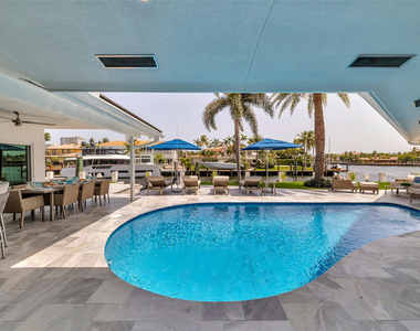 3108 Ne 42nd Court - Photo Thumbnail 1