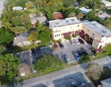 905 Ne 28th Street - Photo Thumbnail 6