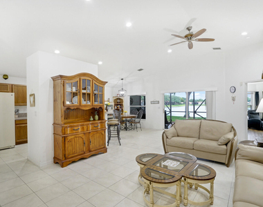 5335 Vernio Lane - Photo Thumbnail 10