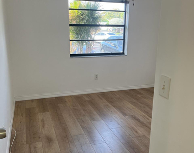 283 Nw 36th Avenue - Photo Thumbnail 6