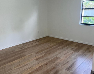 283 Nw 36th Avenue - Photo Thumbnail 8