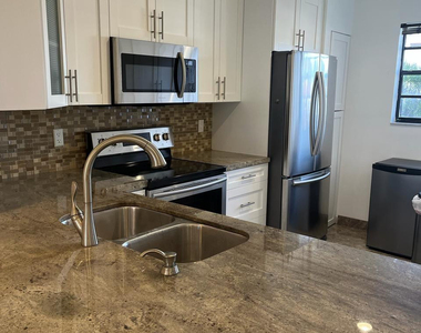 283 Nw 36th Avenue - Photo Thumbnail 3