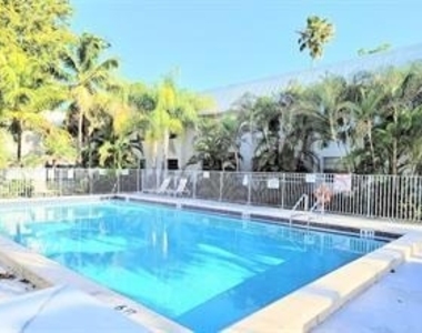 17255 Sw 95th Avenue - Photo Thumbnail 1